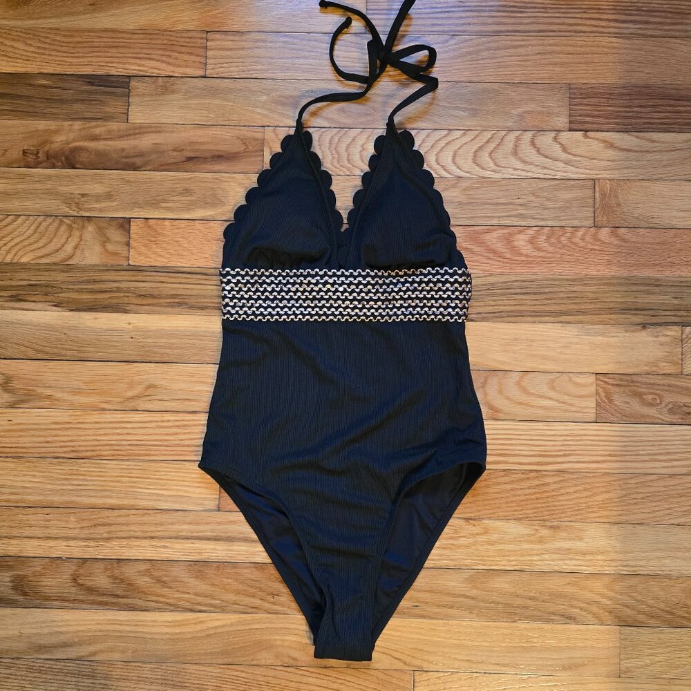 Cupshe, Gold Contrast Stitching Scalloped Halter One Piece Swimsuit.  NWT, Small